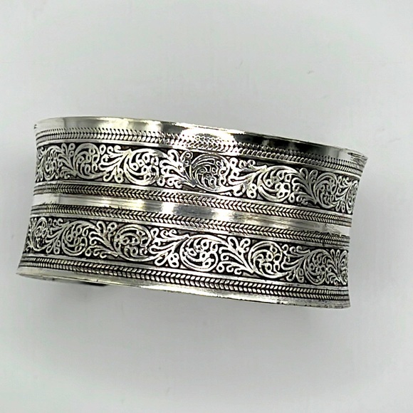 Jewelry - Boho Detailed Silver Bracelet